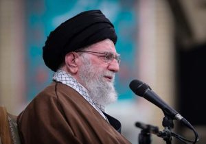 اصلی‌ترین هدف دشمن تغییر هویت ملت ایران است