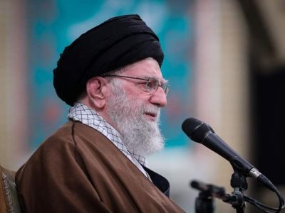 اصلی‌ترین هدف دشمن تغییر هویت ملت ایران است