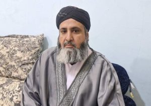 ملت ایران در برابر دشمنان ایستاده است