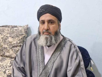 ملت ایران در برابر دشمنان ایستاده است