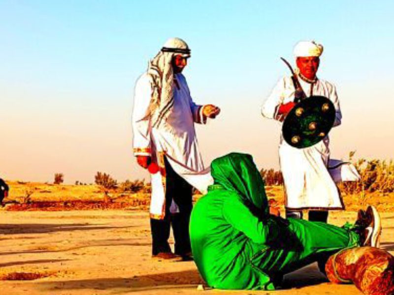 اجرای آیین سنتی تعزیه‌خوانی در نیمروز با حضور پرشور مردم