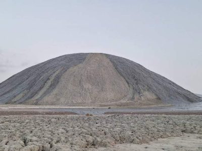 گل‌فشان‌ بندر تنگ کنارک فعال شد