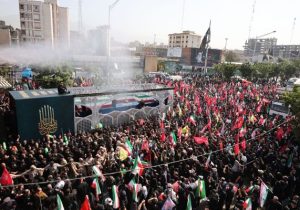 قیام میلیونی تهران در بدرقه رهبر شهید