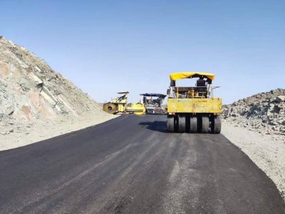 اجرای روکش آسفالت گرم محور سیرکان ـ سراوان
